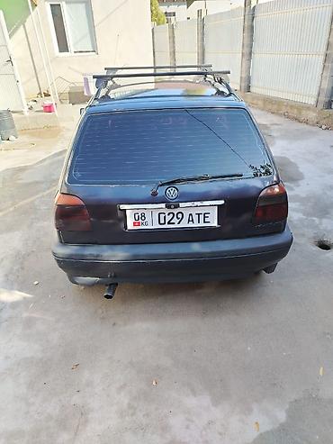 мотоо: Volkswagen Golf: 1992 г., 1.8 л, Механика, Бензин, Хэтчбэк — 2