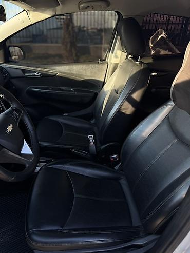 Chevrolet: Chevrolet Spark: 2018 г., 1 л, Вариатор, Бензин, Хэтчбэк — 10