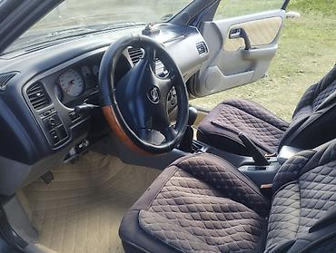 audi q4: Nissan Primera: 2001 г., 1.8 л, Механика, Бензин, Седан — 2