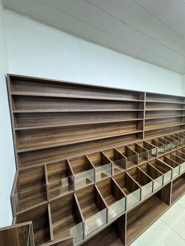 Rəf vitrinləri: Mağaza üçün vitrin/raf sistemi - Material: Lami­nət (ağac teksturalı — 15