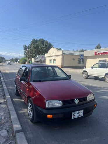 маленькая машина: Представляем хэтчбек Volkswagen Golf III красного цвета