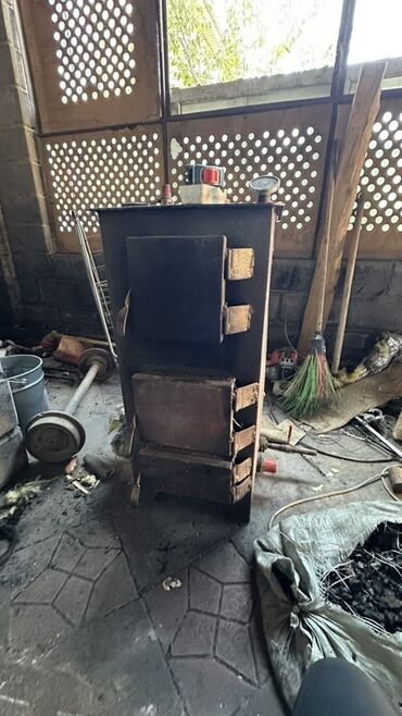 бак на атего: Б/у Котел сатылат, 150кв м үйдү жылытат абалы жакшы, комплектинда