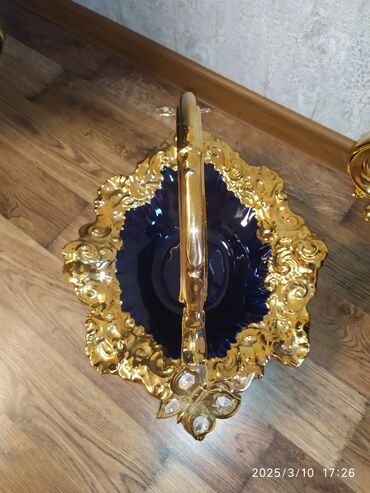 Vazalar: Vaza dəsti, Farfor — 12