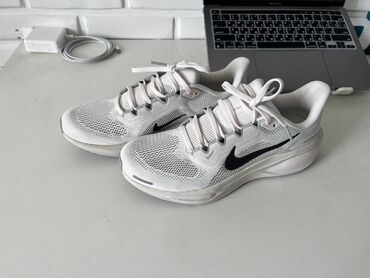 мужская обувь найк: Кроссовки Nike Air Zoom Pegasus 41 белого цвета с черным логотипом