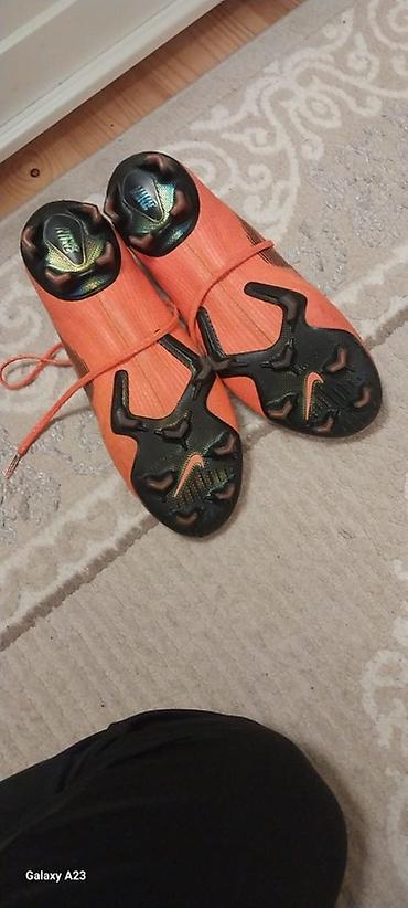 Kişi ayaqqabıları: Nike Mercurial kramponları – narıncı rəng, aşağı profilli dizayn. - — 1