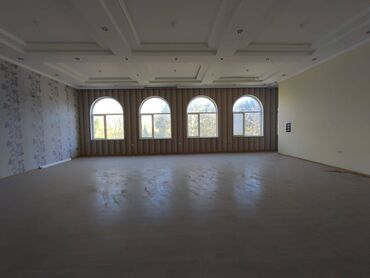 Digər kommersiya daşınmaz əmlakı: Heyder eliyev prospektində mərkəzdə, 3 mərtəbəli, obyekt icareye — 13