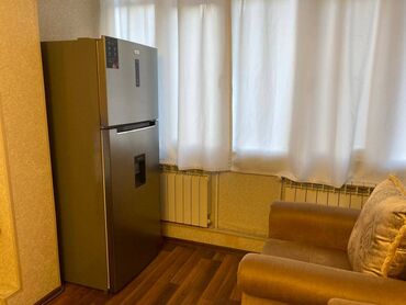 Uzunmüddətli kirayə mənzillər: Binəqədi rayonu,9 mkr,Üzeyir şadlıq sarayı ilə üzbəüz,2 otaqlı — 7