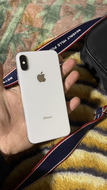 Apple iPhone: IPhone Xs, Б/у, 64 ГБ, White Titanium, Зарядное устройство, Защитное стекло, Чехол, 77 %