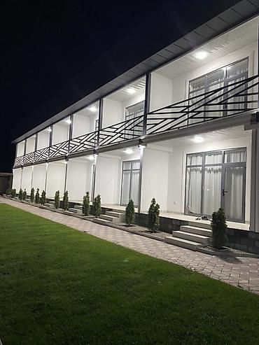 Посуточная аренда комнат: Сдаются комнаты в гостевом размещении. Описание: - Просторные светлые — 8