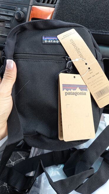 сумка на пояс: Продам барсетку и портмрне от фирмы Patagonia качество🔥