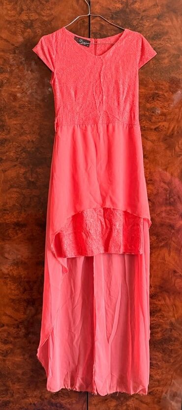 Ziyafət donları: Bu geyim qadınlar üçün nəzərdə tutulmuş müxtəlif üslublu iki paltardan -da lalafo.az — 6 Ziyafət donları: Bu geyim qadınlar üçün nəzərdə tutulmuş müxtəlif üslublu iki paltardan — 6