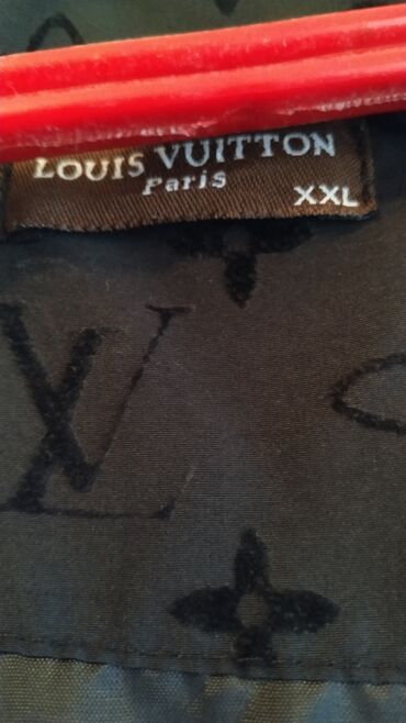 куртка: Куртка Louis Vuitton, 3XL (EU 46), цвет - Черный
