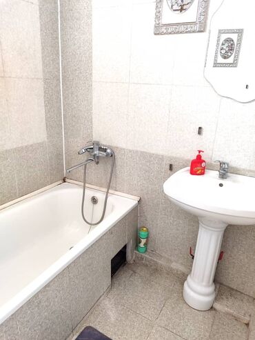 Посуточная аренда домов: 460 м², 5 комнат, Балкон застеклен, Евроремонт, Кондиционер at lalafo.kg — 9 Посуточная аренда домов: 460 м², 5 комнат, Балкон застеклен, Евроремонт, Кондиционер — 9