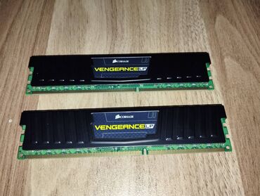 ddr4 4gb 2133: Operativ yaddaş (RAM) Corsair, 8 GB, 1600 Mhz, DDR3, PC üçün, İşlənmiş