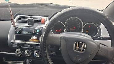 Honda: Honda Fit: 2003 г., 1.3 л, Вариатор, Бензин, Хэтчбэк — 1