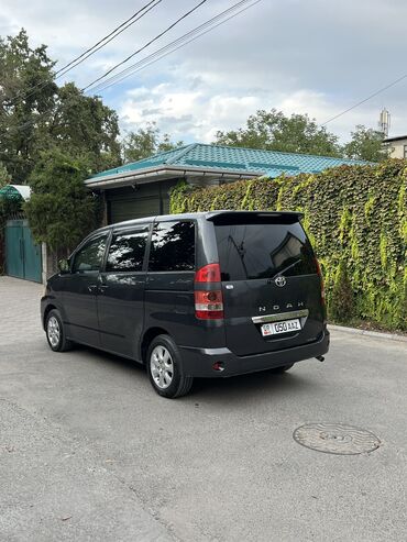 дополнительная фара: Toyota Noah: 2003 г., 2 л, Автомат, Бензин, Вэн/Минивэн