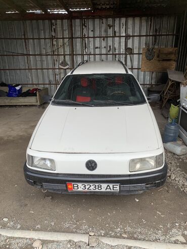 Volkswagen: Volkswagen Passat: 1989 г., 1.8 л, Механика, Бензин