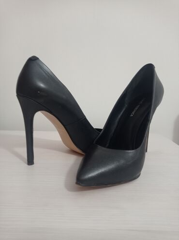 фирменные итальянские туфли: Туфли 37, цвет - Черный