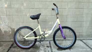 купить детский велосипед недорого: Продаю велосипед колеса r20. 
на ходу все работает