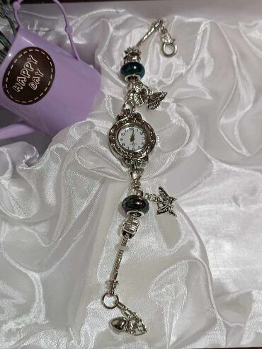 Setovi nakita: 2300 na lalafo.rs — 4 Setovi nakita: 2300 — 4