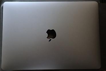 Ноутбуки Apple (MacBook): Для программирования, Б/у, Apple M2, ОЗУ, RAM: 8 ГБ — 1