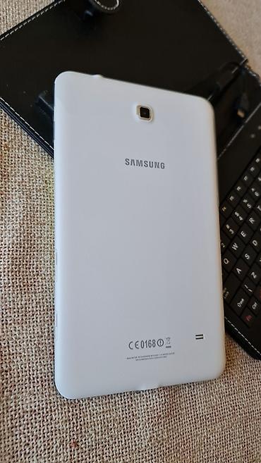 Tableti: Samsung Galaxy Tab sa futrolom i tastaturom - Ekran oko 8 inča — 8