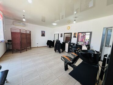 парикмахерские оборудование: Продаю Салон красоты 3 м², С ремонтом, С оборудованием