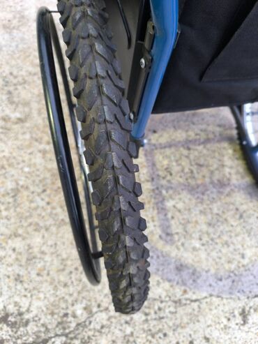 Hodalice, štake, štapovi za hodanje, kolica za hodanje: Invalidska kolica u dobrom stanju

Nalaze su Kotežu — 7