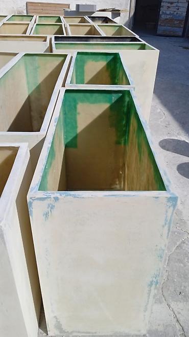 Горшки для растений: Fiberglasdan düzəlmiş iri həcmli əkici qutular (planterlər) - — 2