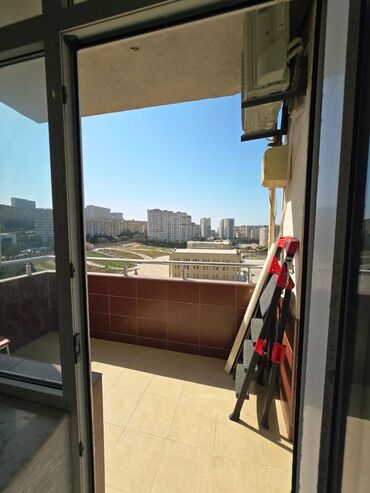 Uzunmüddətli kirayə mənzillər: Həzi Aslanov Metrosu Şərur Mtk 3 otaq. Mərtəbə - 16/7 Otaq sayı - 3 — 17