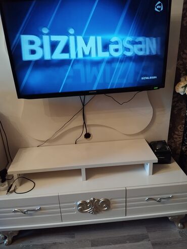 TV altlığı: İşlənmiş, Düz TV altlığı, Polkalı, Taxtalı, Azərbaycan