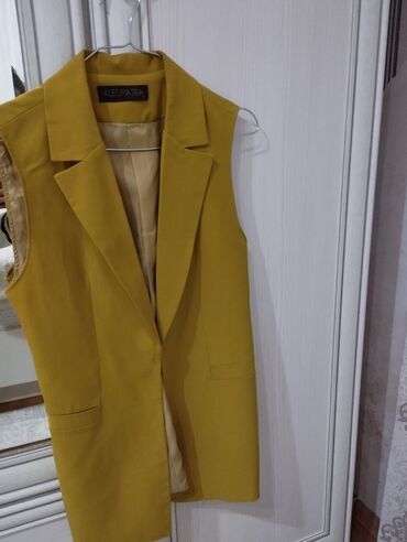 boyuk bədən qadın geyimləri: Жилет, M, цвет - Желтый