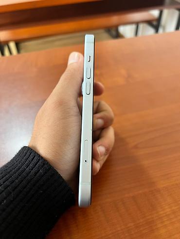 ayfo: IPhone 15, 128 GB — 3
