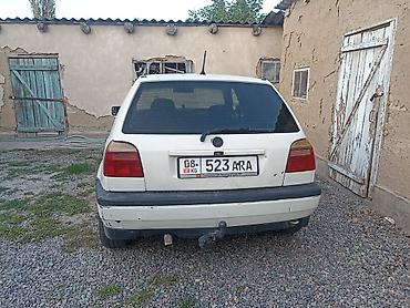 мотоцикл каракол: Volkswagen Golf: 1992 г., 1.8 л, Кол менен иштөөчү, Бензин, Хетчбек — 2