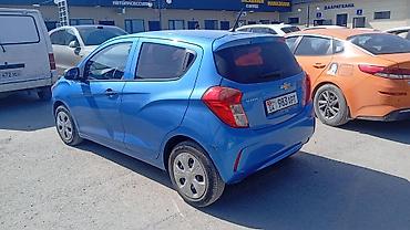 Транспорт: Chevrolet Spark: 2017 г., 1 л, Автомат, Бензин, Хэтчбэк — 3