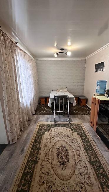 Продажа коттеджей и домов: Продается жилой дом с большим огражденным участком 8 соток, фактически at lalafo.kg — 9 Продажа коттеджей и домов: Продается жилой дом с большим огражденным участком 8 соток, фактически — 9