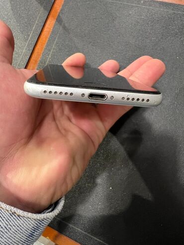 Apple iPhone: IPhone SE 2020, Ağ, Barmaq izi — 6