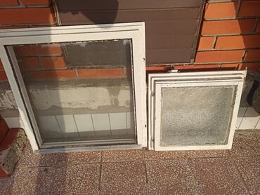 Prozori: Dva prozora bez okvira: veći 69x71,5cm duplo staklo i manji 50x47,5 — 5