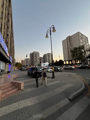 Mənzillərin satışı: Bakı, 3 otaqlı, Köhnə tikili, m. Gənclik, 90 kv. m — 1