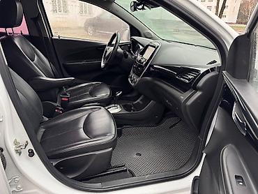 Chevrolet: Chevrolet Spark: 2015 г., 1 л, Вариатор, Бензин, Хэтчбэк — 10
