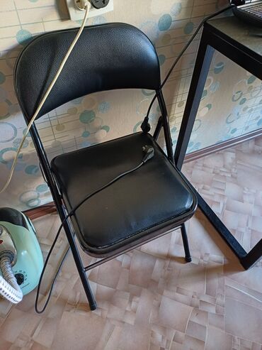 стол с стулом: Офисный Стол, цвет - Серый, Б/у
