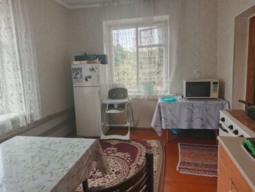 модульные дома бишкек цена: Продаётся жилой дом,по ул Жаштык г Кара балта. кухня,зал,три спальни