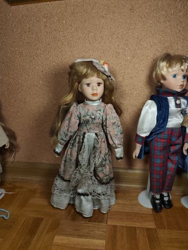 Figure: Set figura, bоја - Šareno, Upotrebljenо — 2