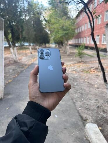 айфон за 12 тысяч: IPhone 13 Pro, Жаңы, 128 ГБ, Күмүш, Заряддоочу түзүлүш, Коргоочу айнек, Каптама, 80 %