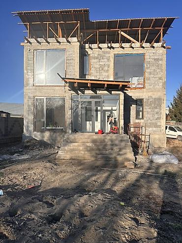 Продажа коттеджей и домов: 📍В Сокулуке продается 2-х уровневый дом на участке 6 соток, 220 кв.м. — 2