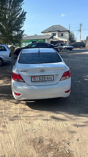 комбинированная: Hyundai Accent: 2018 г., 1.4 л, Автомат, Бензин, Седан — 3