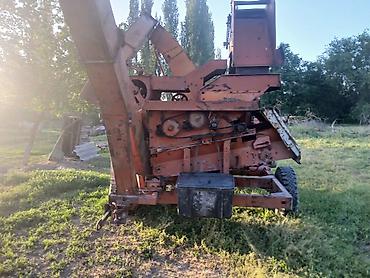 jon deere: Кукурузоуборочная приставка/подборщик на прицепном ходу - — 3