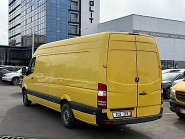 развал спринтер: Mercedes-Benz Sprinter, цельнометаллический грузовой фургон в ярком — 4