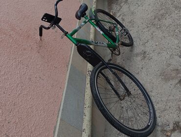 Şəhər velosipedləri: Şəhər velosipedi – yaşıl rəngdə, klassik çərçivə Xüsusiyyətlər: - 28" -da lalafo.az — 10 Şəhər velosipedləri: Şəhər velosipedi – yaşıl rəngdə, klassik çərçivə Xüsusiyyətlər: - 28" — 10