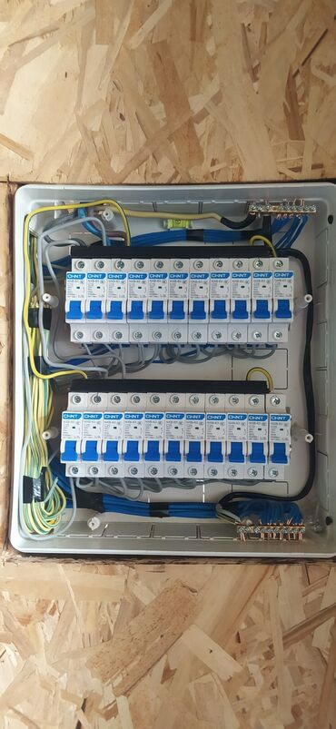 Электрики: Электрик | Монтаж проводки, Монтаж розеток, Монтаж электрощитов Больше 6 лет опыта — 25